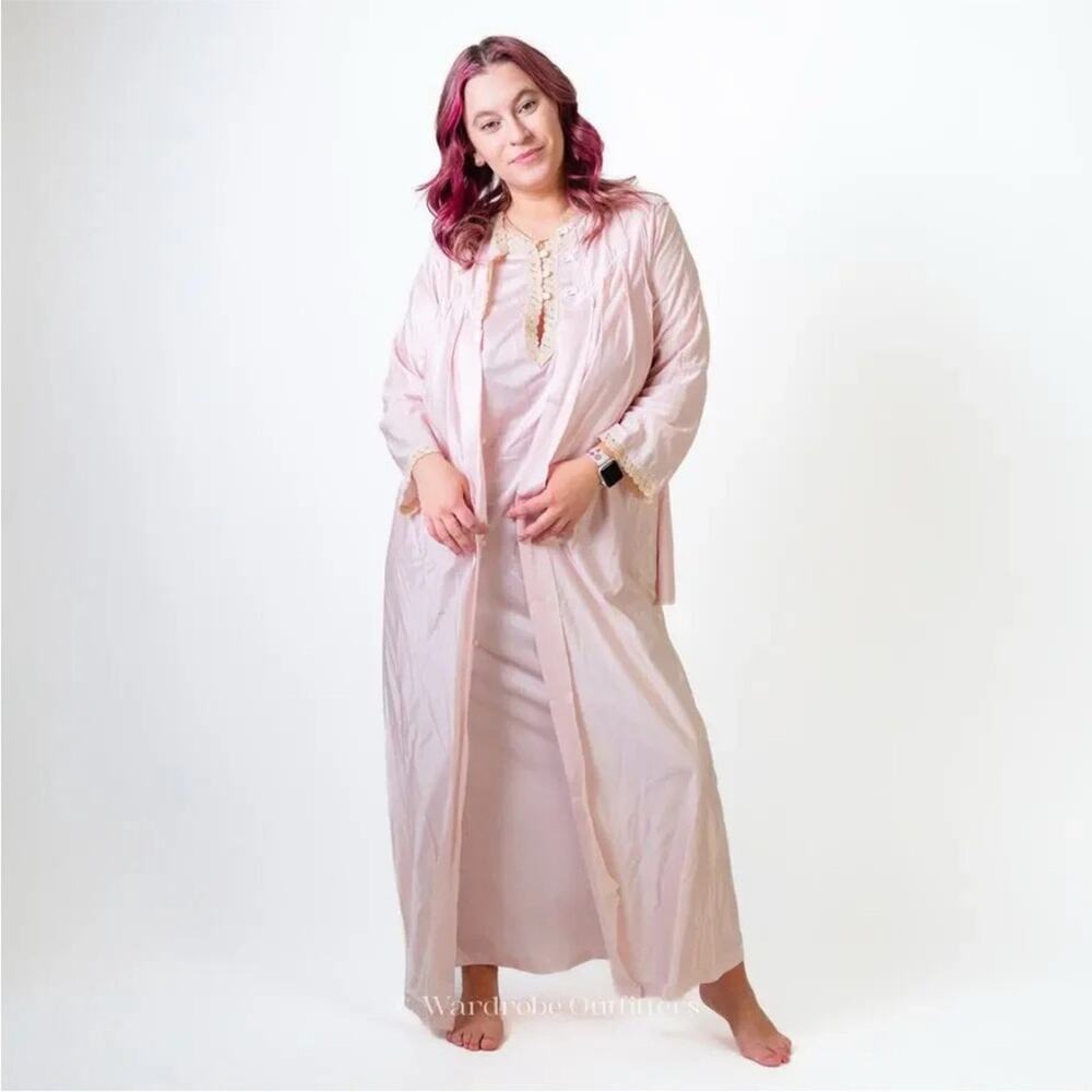Vintage Dixie Belle Light Pink Women's Robe Set